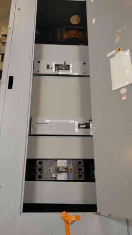 250 Amp. General Electric, MBP Panelboard, (3) Breaker Maintenance Bypass, 3 Phase, 480 V - Image 2