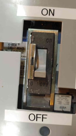 250 Amp. General Electric, MBP Panelboard, (3) Breaker Maintenance Bypass, 3 Phase, 480 V - Image 4