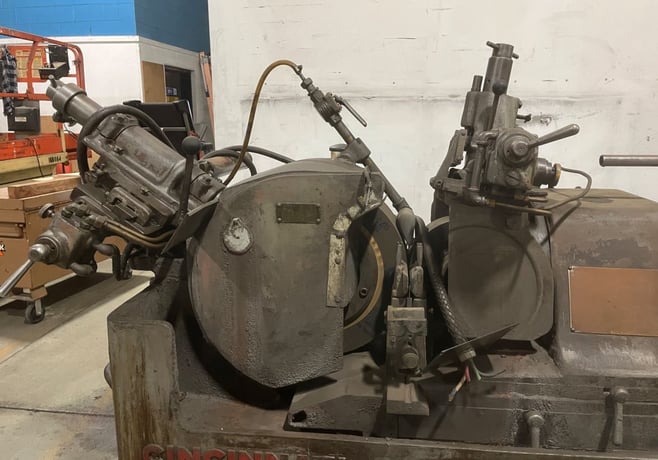 Cincinnati No. 2 MDL. 0M, centerless grinder, 3" diameter capacity, 20" wheel, 15 HP, hydraulic dresser - Image 2