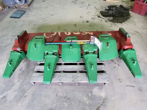 Esco #65SV2, Super V bucket bade / teeth assembly for backhoe & face shovel, new surplus - Image 1