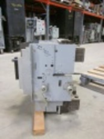 2000 Amps, General Electric, TC2020SSE1, electrically operated, drawout, #IC4011 - Image 3