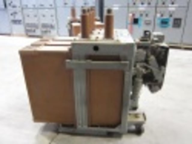 2000 Amps, General Electric, AM-13.8-500-6H, electrically operated, drawout, #AB0823 - Image 5