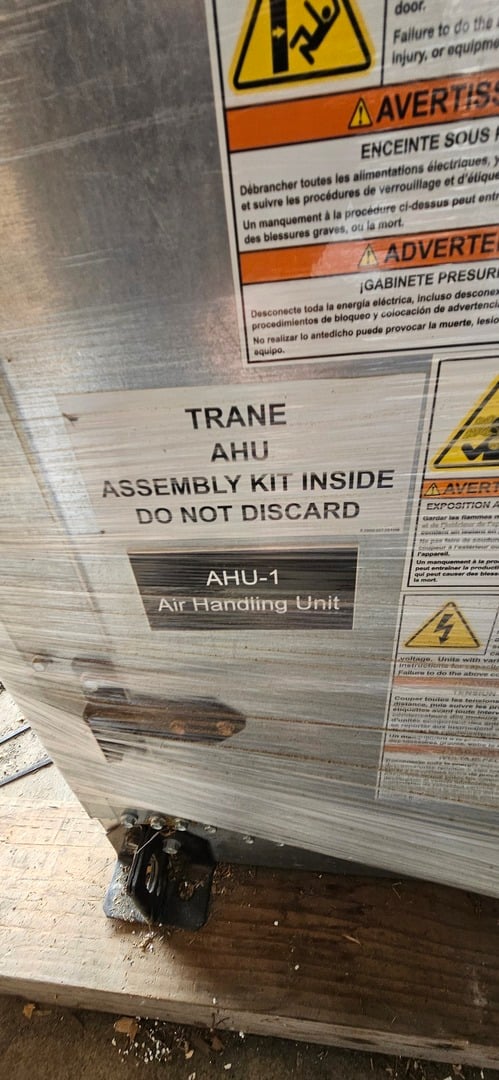 Trane #CSAA010UAL00, Preformance climate changer air handler, 5 HP, 575 V., new surplus, 2021 - Image 4