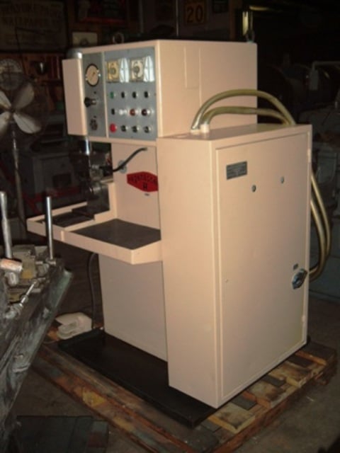 Hegenscheidt #7489, vertical centerless roller finishing machine, IUP - Image 2