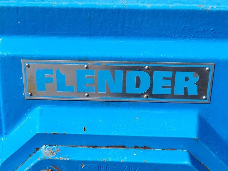 Flender #H2-SH14A, 672 KW helical gear reducer, 10.90 ratio - Image 2