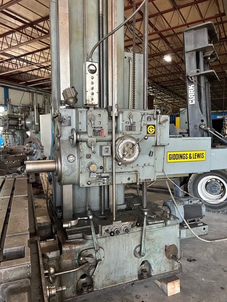 5" Giddings & Lewis #70D5-T, table type horizontal boring mill, 48" x 98" T-slotted table, digital read out - Image 3