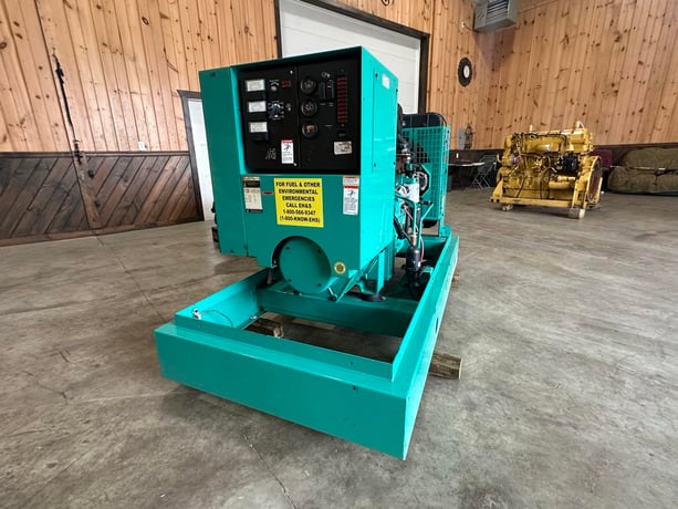 35 KW Cummins, Onan #4B3.9-G2, diesel generator, skid mounted, 120/240 Volts, 4097 hours, 1999 - Image 1