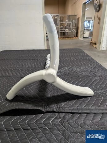 20 Gallon Ceramic Coatings #750112, Glass Lined Retreat Curve Agitator, 29" overall, 18" span, 1.5" seal - Image 4