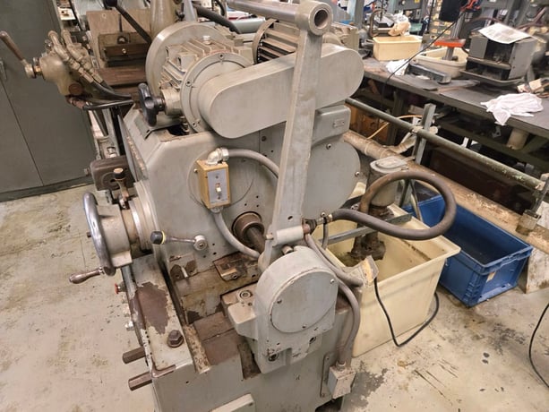 Cincinnati No. Cinco-15, Centerless Grinder, 4" diameter Work capacity, 8" x 24" x 12" bore Grinding Wheel - Image 7