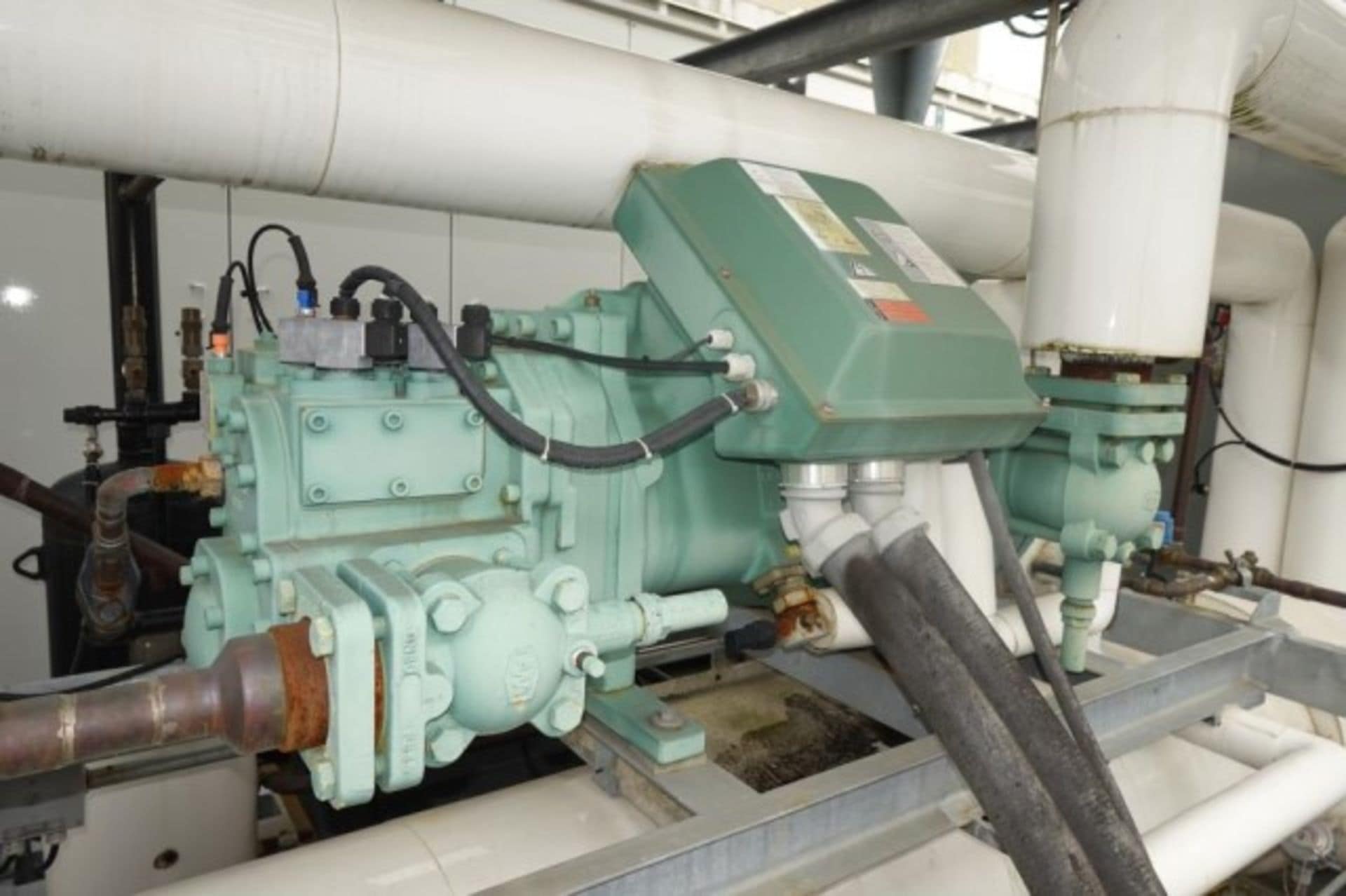 40 Ton, Tempest Inc. #LTAC-40-D, Cold Water Process Chiller System, R507, 400/275 psig, 125 HP Compressors, 2 - Image 3