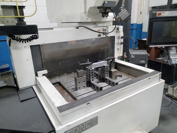 Makino #EDNC6, CNC Sinker Electrical Discharge Machine, w/C-Axis Head, 43.3" x 26.5" x 17.7" Work Tank, 31.5" - Image 3
