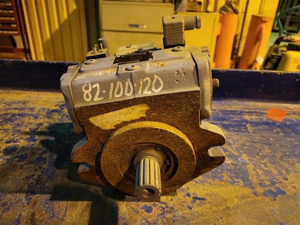Rexroth #R902079986, axial piston pump, AA4VG40EP2DT1/32R-NSC52F016, new surplus - Image 3