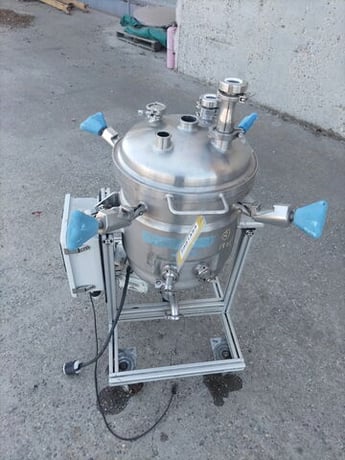 13.2 gallon ITT Industries Pure-Flo Precision, 50 liter 316 Stainless Steel fermenter tank, 18" dia. x 18" - Image 4