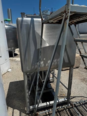 200 gallon APV Crepaco, Stainless steel liquidifier tank, single wall, rectangle tank, top hinged lid - Image 2