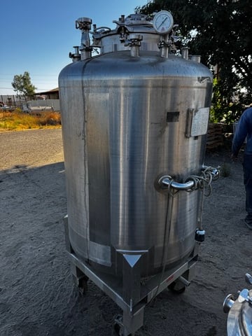 264 gallon BCD Manufacturing, 1000 liter 316L Stainless Steel tank, 3 bar, bottom driven agitation, 2000 - Image 3