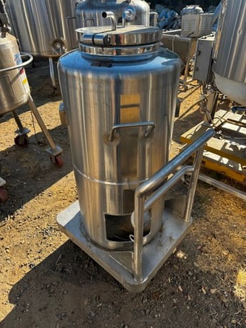 26 gallon DCI, 100 liter Stainless steel tank, portable, 100 psi, 20" dia. x 24" straight side, dish top & - Image 2