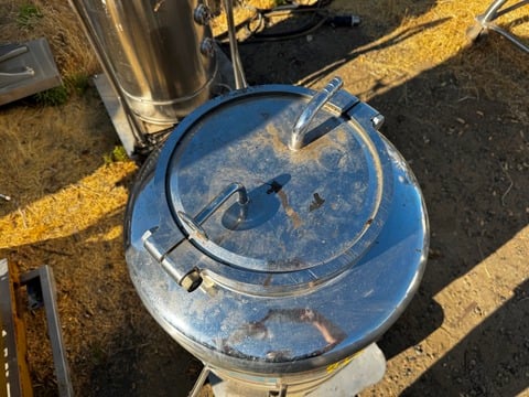 26 gallon DCI, 100 liter Stainless steel tank, portable, 100 psi, 20" dia. x 24" straight side, dish top & - Image 5