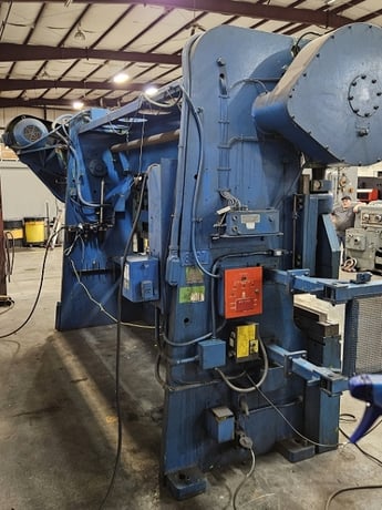 225 Ton, Cincinnati #Series-9, mechanical press brake, 12' overall, 126" between housing, 3" stroke - Image 5