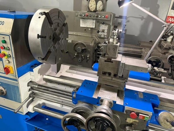 Knuth #SINUS-330/2000, engine lathe, 26" diameter over bed, 79" L max, 16" bed, 10.1 HP, 25-1600 RPM, 4.1" - Image 3