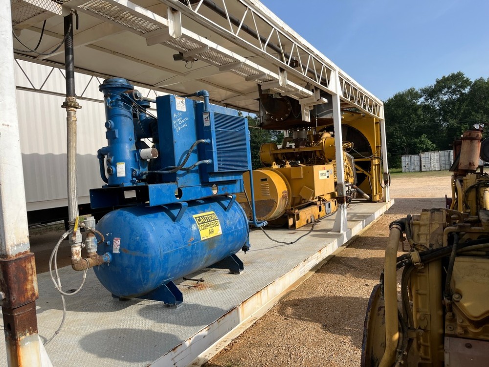 1365 KW Caterpillar #3512C, Land Electric Generator Set, 26281 Hrs., 600 Volts, Oilfield Package, 2014 - Image 4