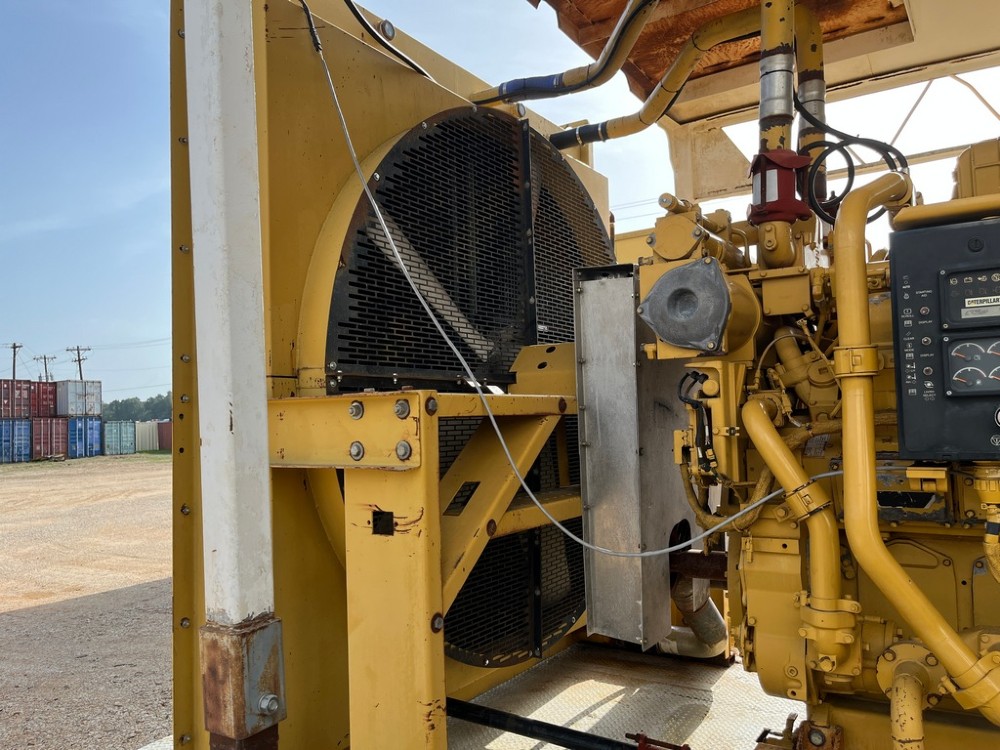 1365 KW Caterpillar #3512C, Land Electric Generator Set, 26281 Hrs., 600 Volts, Oilfield Package, 2014 - Image 8
