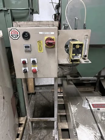 Roto-Finish #ER-1011, vibratory finisher, 8 segments, 2006 - Image 3