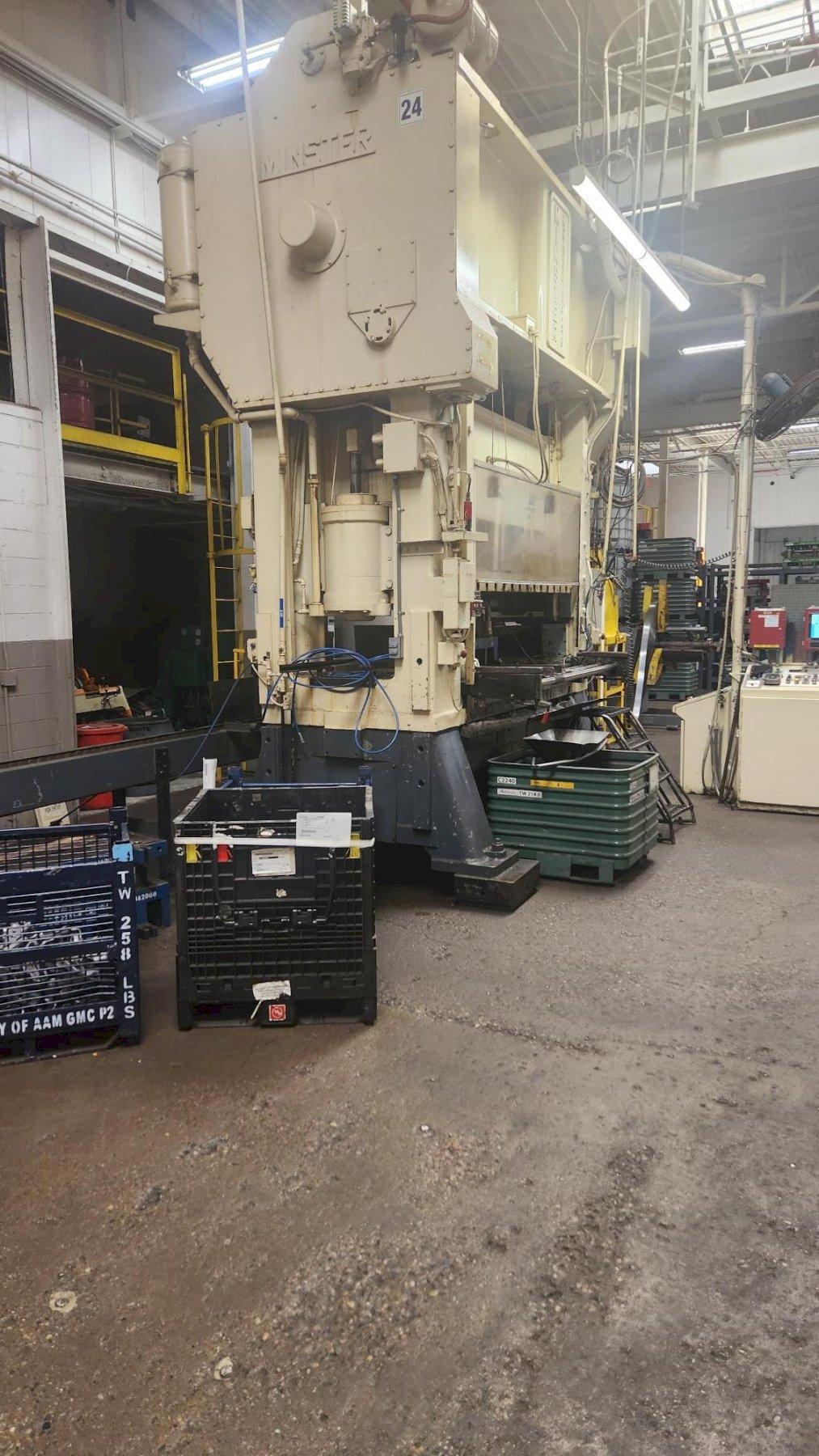 300 Ton, Minster #E2-300-84-48 Hevi-Stamper, straight side double crank, 4" stroke, 26" Shut Height, 6" adj. - Image 2