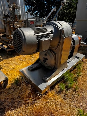 St. Regis, positive displacement lobe type pump, size 6R, 3" tri-clamp inlet & outlet, 10 HP - Image 4