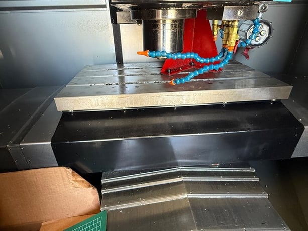 Hurco #VM-10HSI, vertical machining center, 26" X, 16" Y, 20" Z, 30" x 16" table, 20000 RPM, 11.4 HP, BT-30 - Image 4