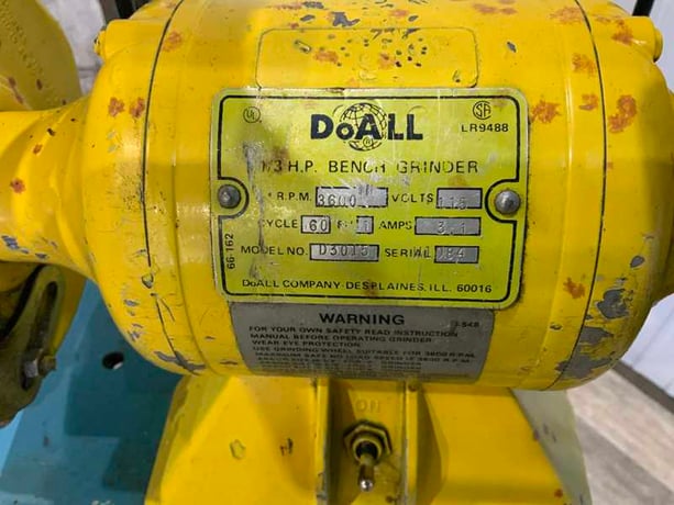 DoAll #D3015, double end grinder, 6" wheel diameter, 5/8"wheel width, on stand, 1/3 HP - Image 3
