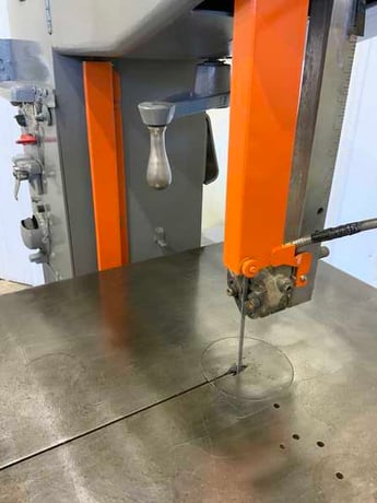 16" x 10" DoAll #1612-1, vertical band saw, 24" x 24" table, 122" blade, 1 HP, blade welder - Image 4