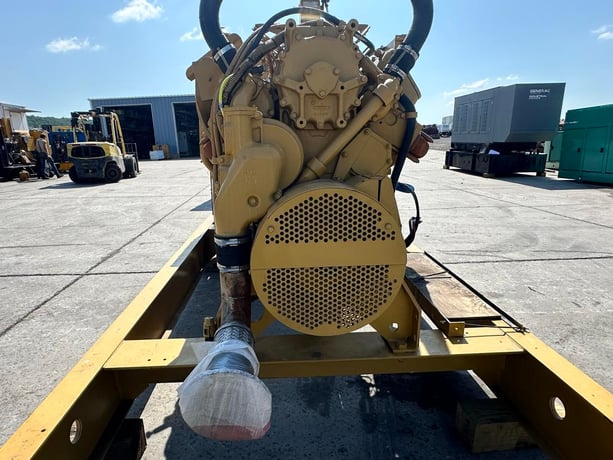 500 KW Caterpillar #3412, diesel generator set, remote electric drive radiator, 480 Volts, 720 hours, 1995 - Image 6
