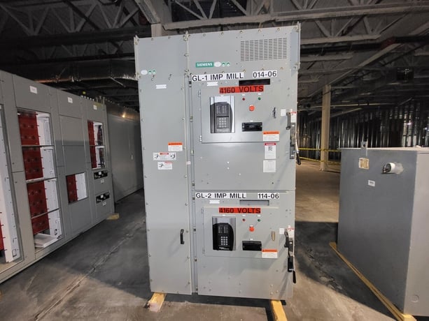 Siemens, MCC, 4160 Volts, 400 amp each, 1250 HP vac contactors, like new - Image 1