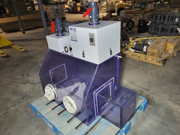 Semi-custom laboratory glove box, certified to: IEST-RP-CC-006.3, new surplus - Image 4