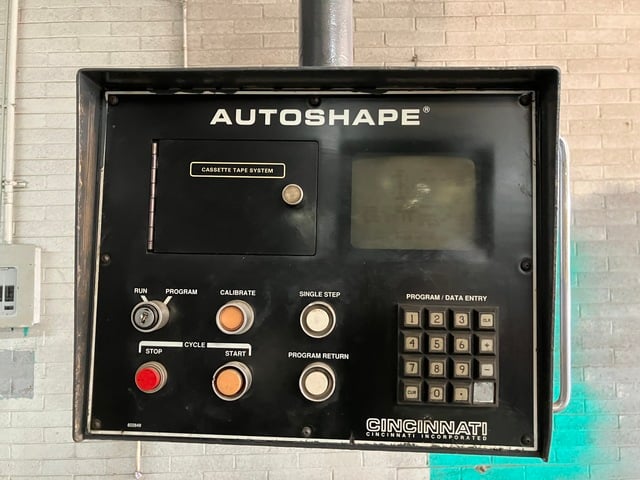 175 Ton, Cincinnati #Autoshape, 10' overall, 1032" between housing, 10" stroke, 17" open, 7" Shut Height, 48" - Image 7