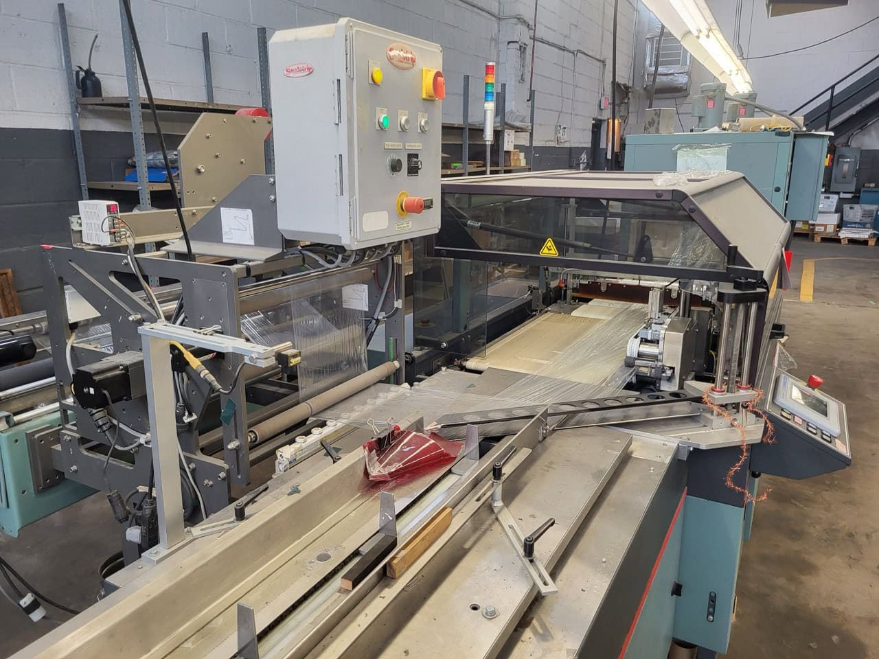 Shanklin #OMNI-SLRS, Shrink Wrapper, Extended Lugged Infeed, #T-72H Double Chamber Heat Tunnel, 230 VAC, 2007 - Image 2