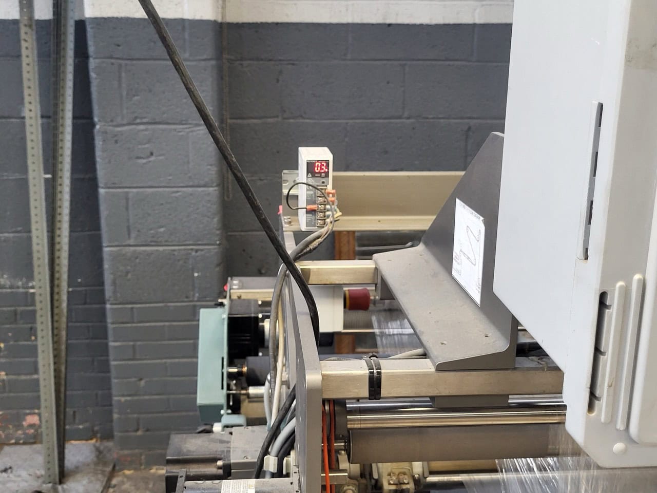 Shanklin #OMNI-SLRS, Shrink Wrapper, Extended Lugged Infeed, #T-72H Double Chamber Heat Tunnel, 230 VAC, 2007 - Image 3