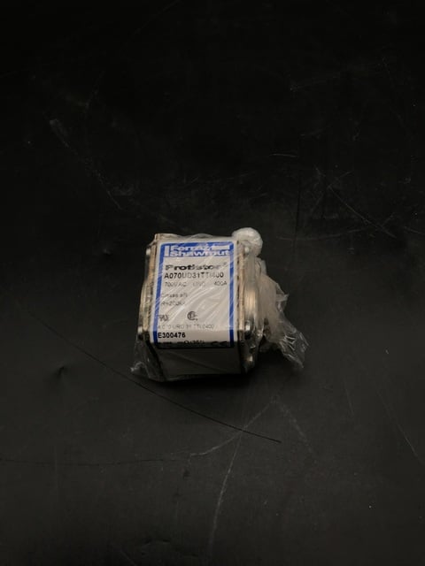 MERSEN E300476 Protistor Fuse 700VAC, 400A NEW IN BOX - Image 2