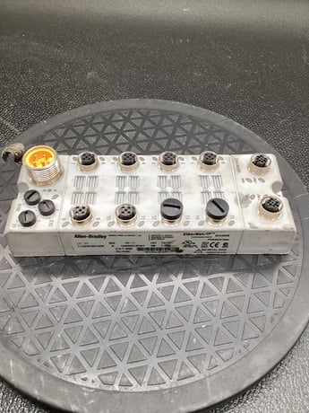 Allen-bradley 1732e-ib16m12dr armorblock 16pt input module 24vdc used - Image 2