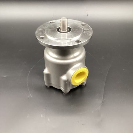 fluid-o-tech lo1200cn0nn0000 rotary vane pump 6.75, 260 PSI USED - Image 1