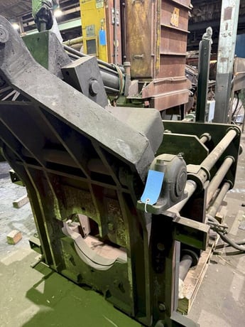 Bear, low pressure molding machine - Image 9