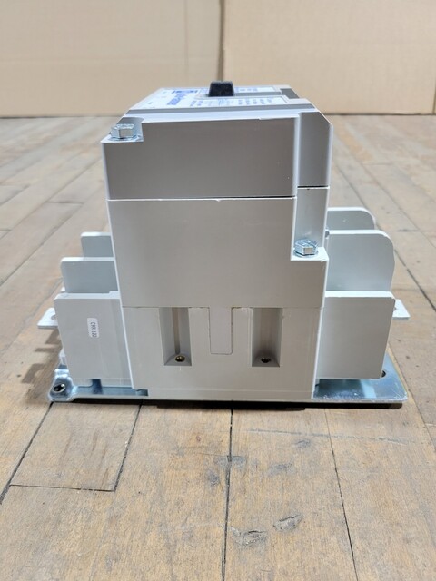 Cutler Hammer CE15NN527K, Freedom Contactor, IEC size N, 100HP, 480V, 3P, 3PH, 240 Volts, Coil, unused - Image 7