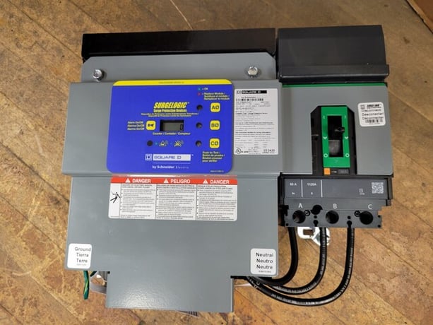 Square D #HL2IMA24C, surge protector device, 240 KA, 208Y/120 Volts, 220Y/127 Volts, HLA36060RP, unused - Image 4