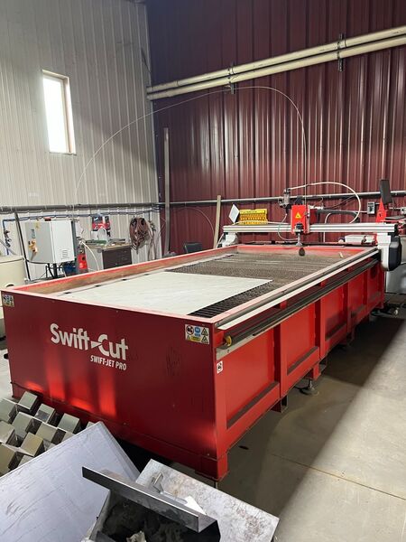 Swift-Jet #Swift-Jet-Pro-5x10, CNC waterjet, 5' x 10' table, only 200 hours, 2023 - Image 1