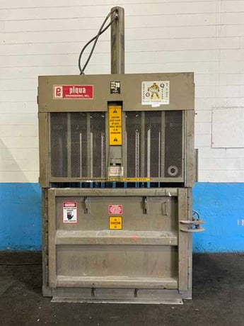 60" x 30" x 45" Piqua #30, vertical cardboard baler, 60" x 24" feed door opening, 10 HP - Image 2