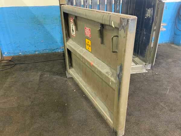 60" x 30" x 45" Piqua #30, vertical cardboard baler, 60" x 24" feed door opening, 10 HP - Image 9
