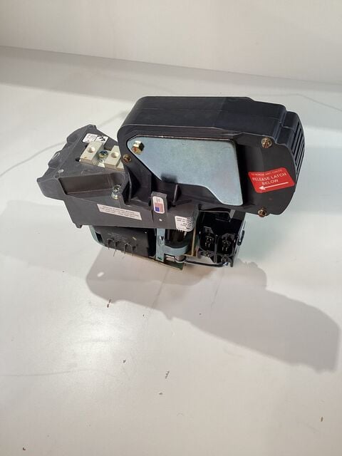 Hubbell HC14-193-101-582, contactors - Image 1