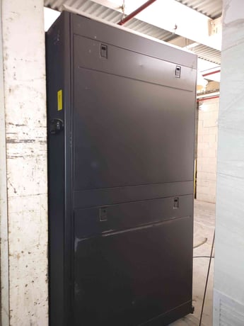 10 Ton, APC #ACRD100, InRow RD CRAC Unit, Air Cooled, R410A, 550/238 psig, 208-240 VAC, 2010 - Image 2