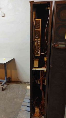 10 Ton, APC #ACRD100, InRow RD CRAC Unit, Air Cooled, R410A, 550/238 psig, 208-240 VAC, 2010 - Image 4