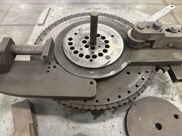 DiAcro #3, manual bender with dies & heavy duty mobile steel table - Image 5